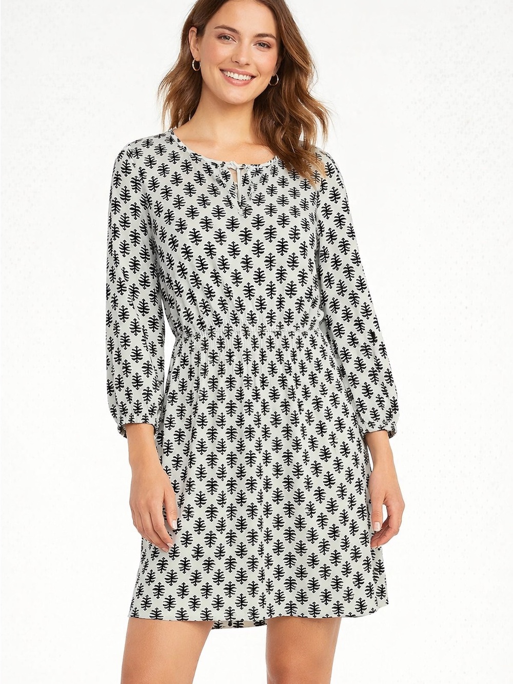Old navy dress white and black abstract pattern size medium